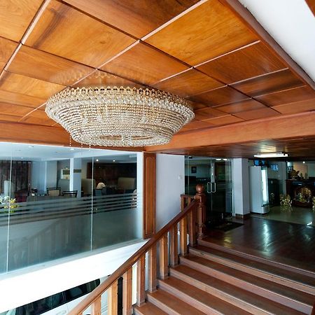 Circuit Hotel & Cafe - Nana Hotel Phnom Penh Esterno foto