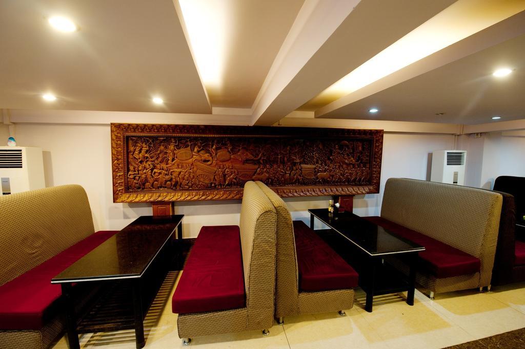 Circuit Hotel & Cafe - Nana Hotel Phnom Penh Esterno foto