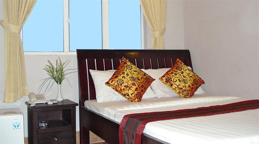 Circuit Hotel & Cafe - Nana Hotel Phnom Penh Esterno foto